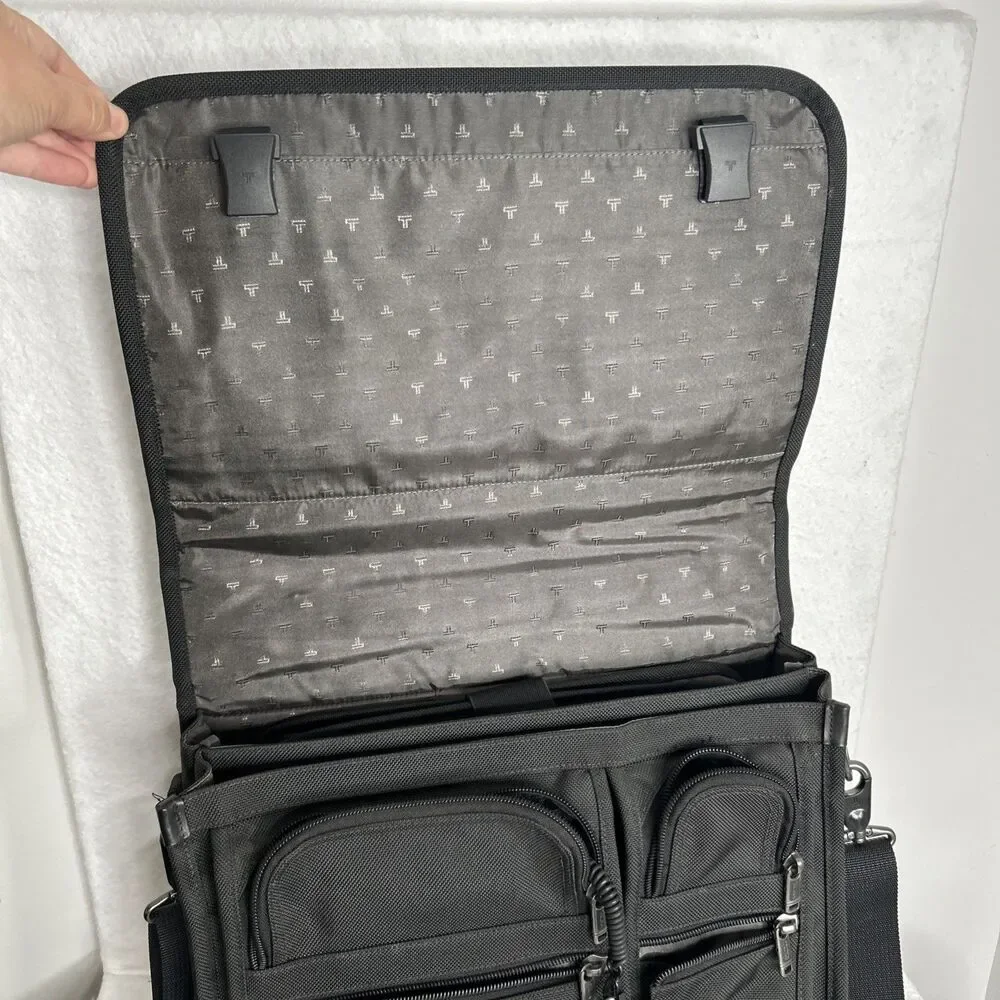 Tumi Alpha Laptop Messenger Bag Briefcase 16 inch Black Nylon Crossbody College
